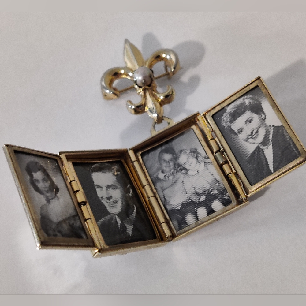 Vintage 4-Photo Locket Victorian Style Chatelaine Brooch - Picture 8 of 16